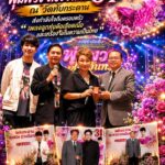 “ดร.ช้าง” ร่วมรำลึก 34 ปี “พุ่มพวง ดวงจันทร์” ณ วัดทับกระดาน ส่งกำลังใจถึงครอบครัว ชี้ “เพลงลูกทุ่งคือเลือดเนื้อและเหงื่องามในความเป็นไทย”
